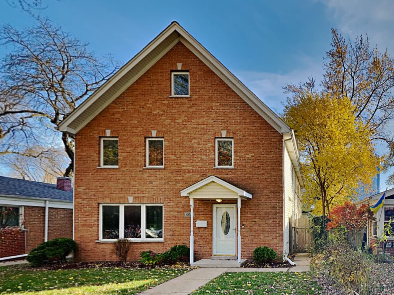 Front of 2208 Madison Pl, Evanston, IL