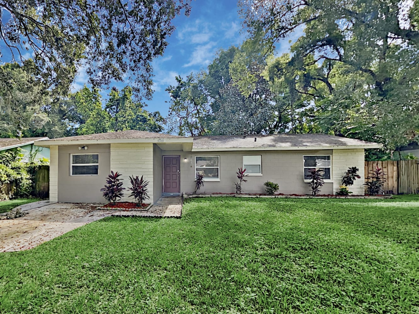 Front of 2210 Elise Marie Dr, Seffner, FL