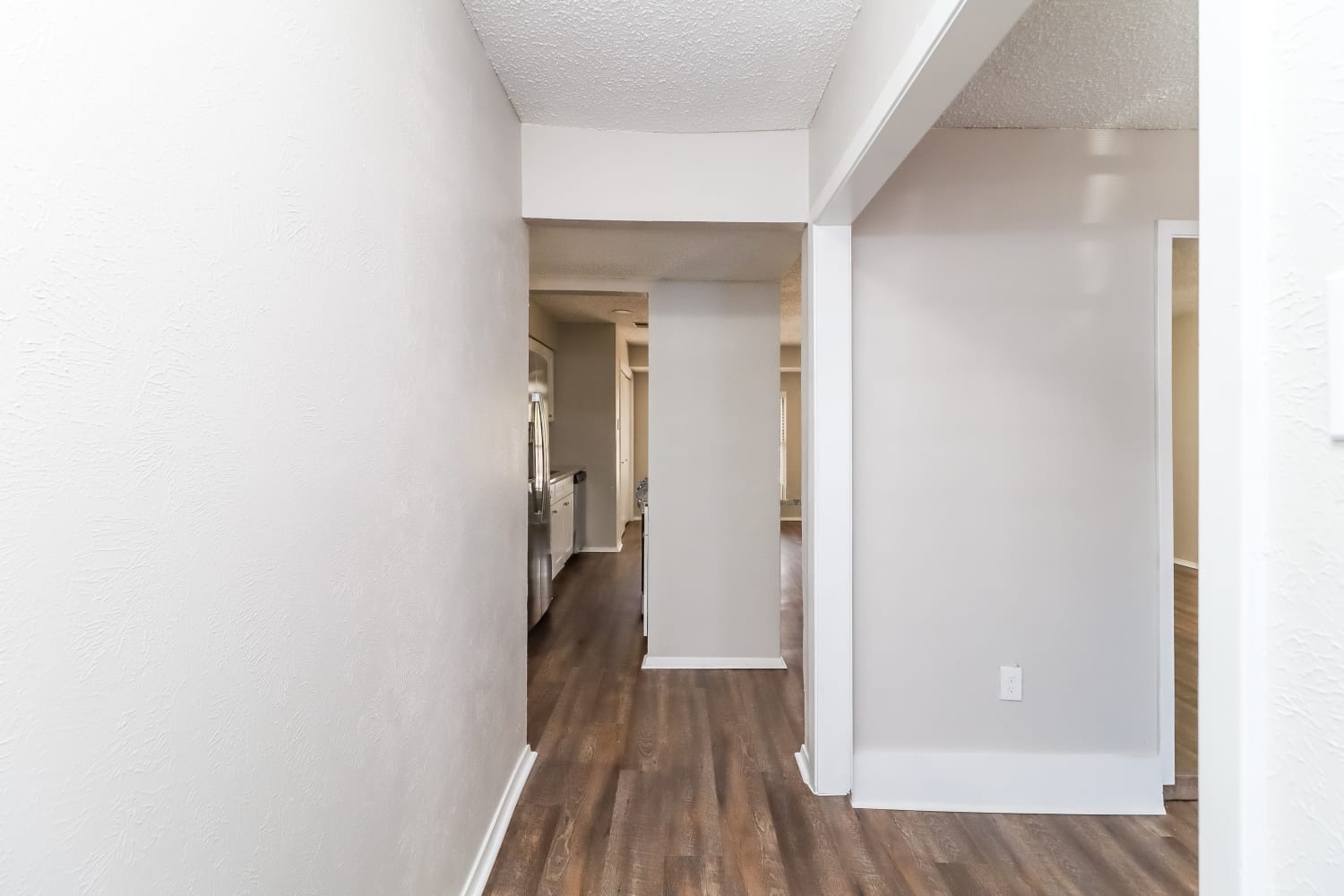 2212 W Oakdale Rd, Irving photo 8