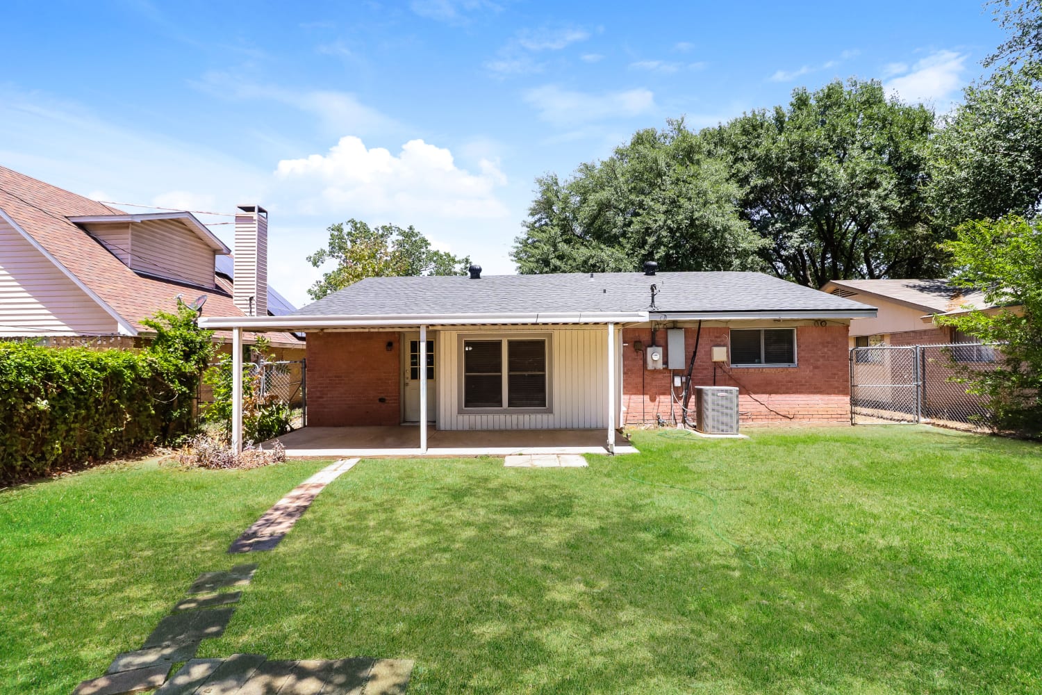2212 W Oakdale Rd, Irving photo 15