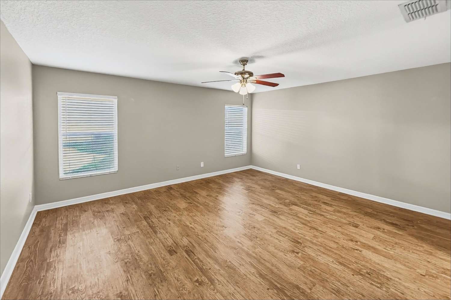 2234 Martins Run, Tavares photo 9