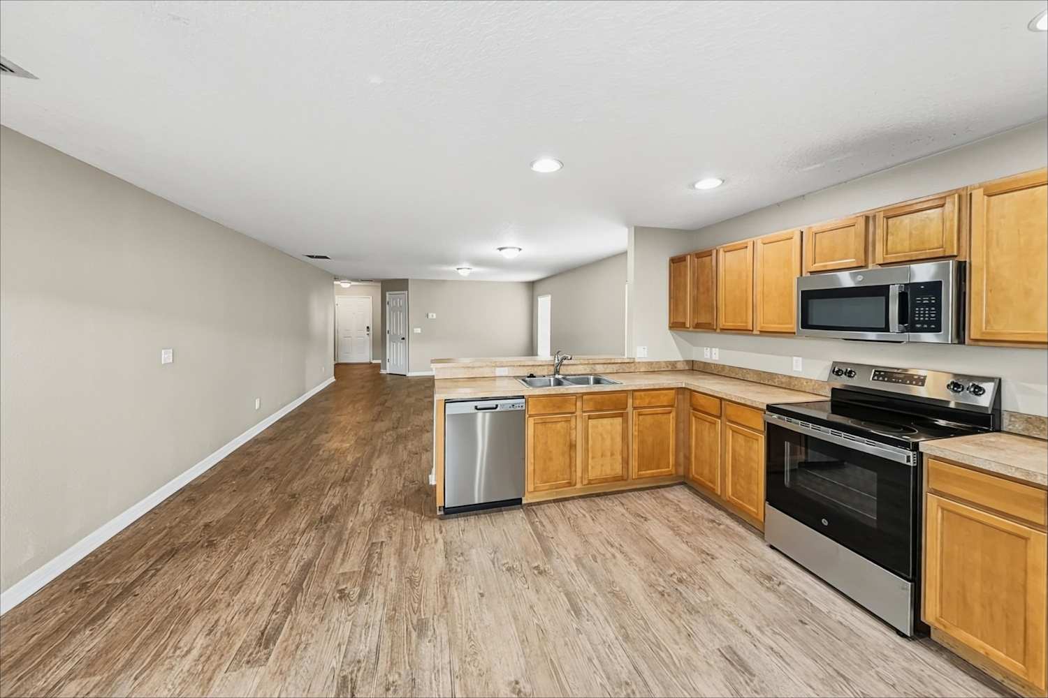 2234 Martins Run, Tavares photo 6