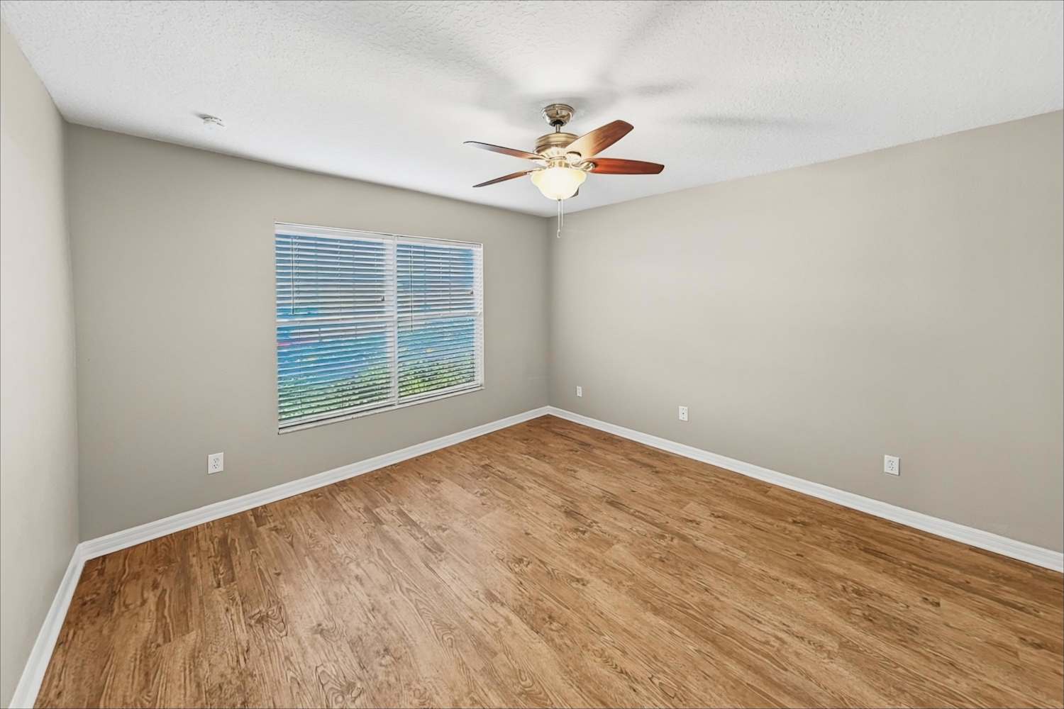 2234 Martins Run, Tavares photo 12