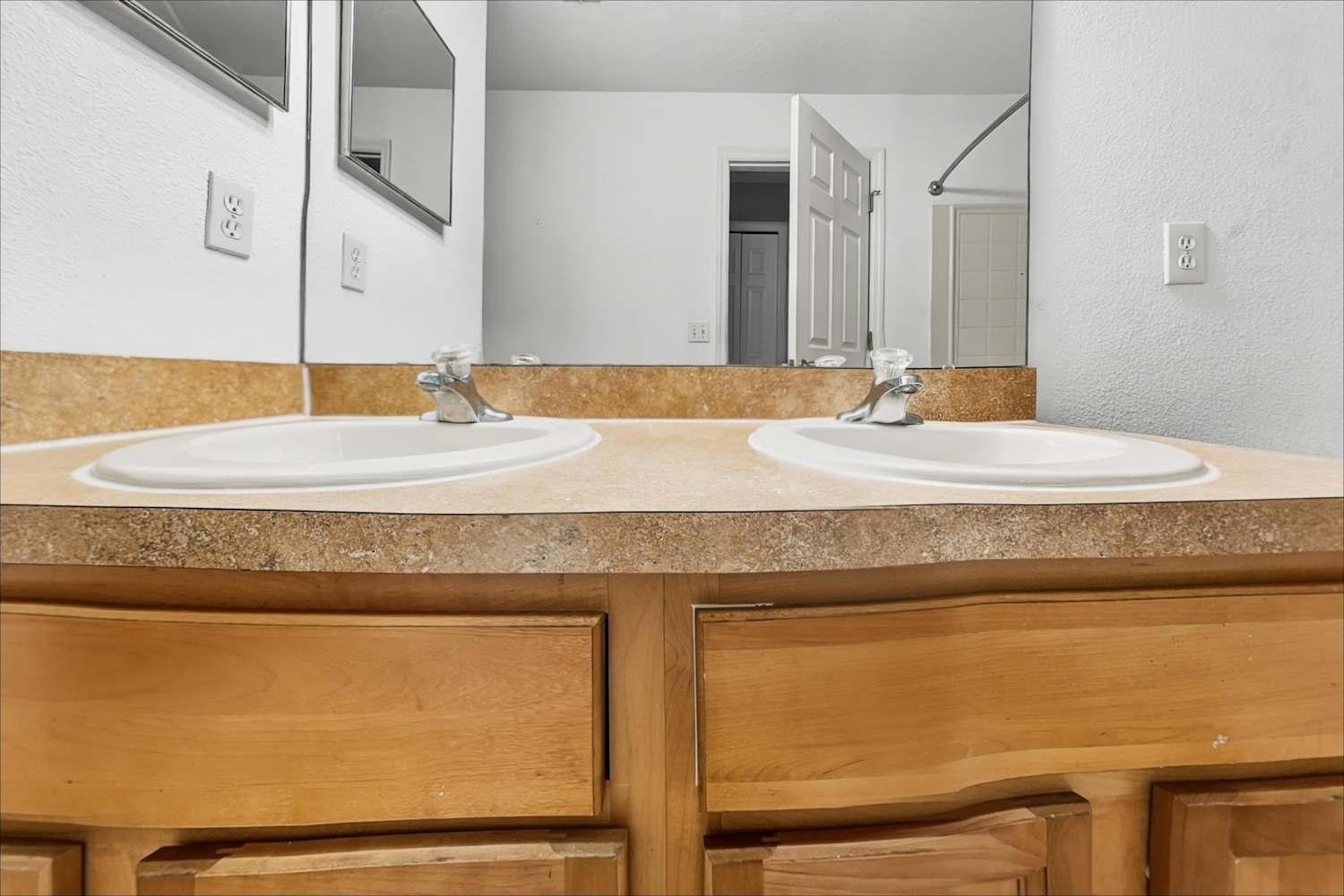 2234 Martins Run, Tavares photo 11