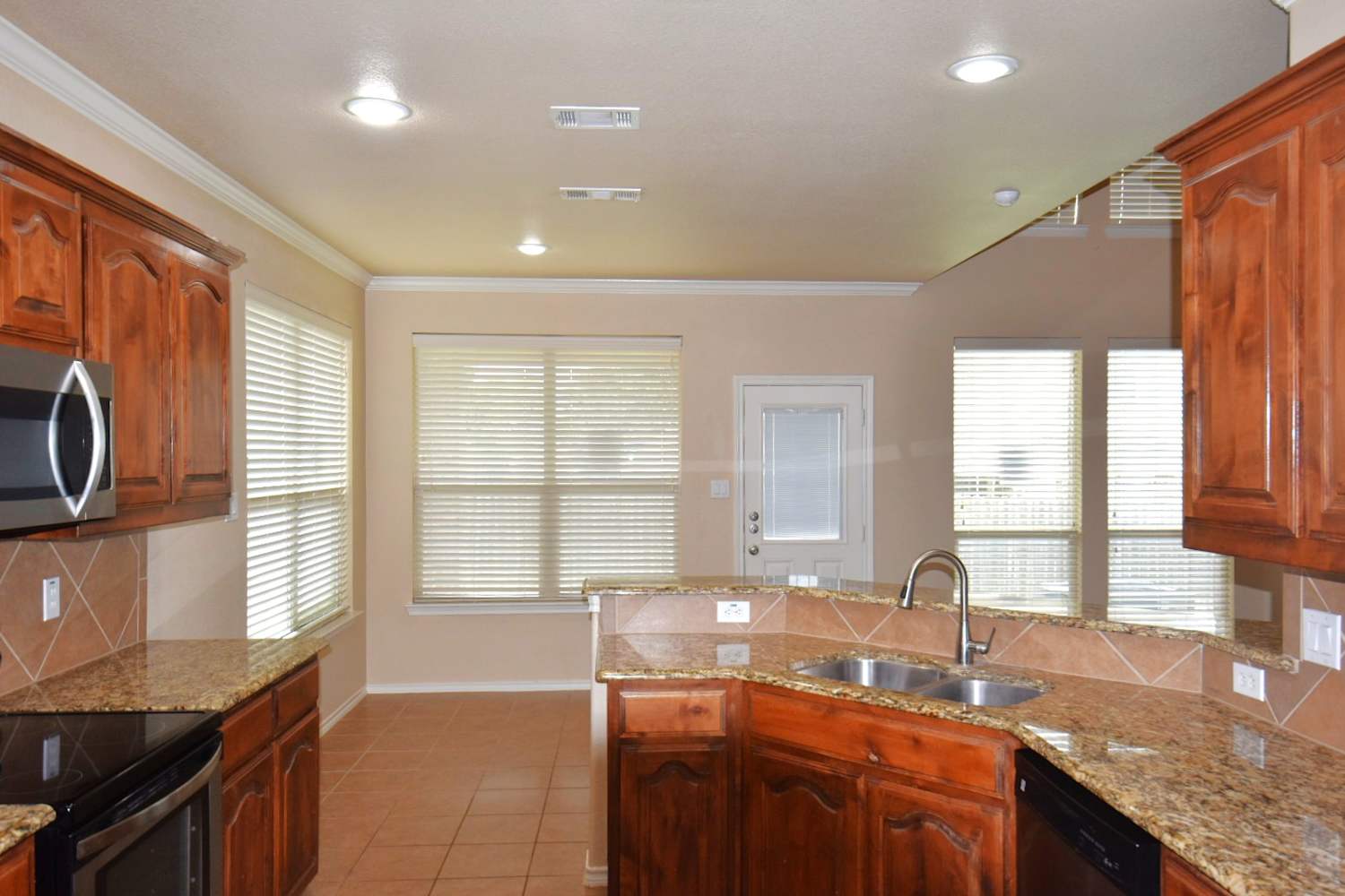 2245 Whitney Dr, Weatherford photo 4