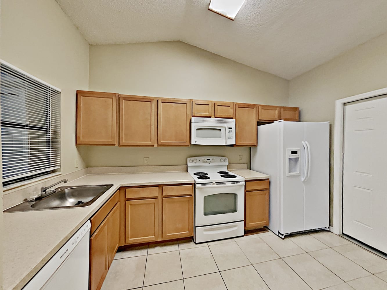 2246 Matthew Cir, Deltona photo 7