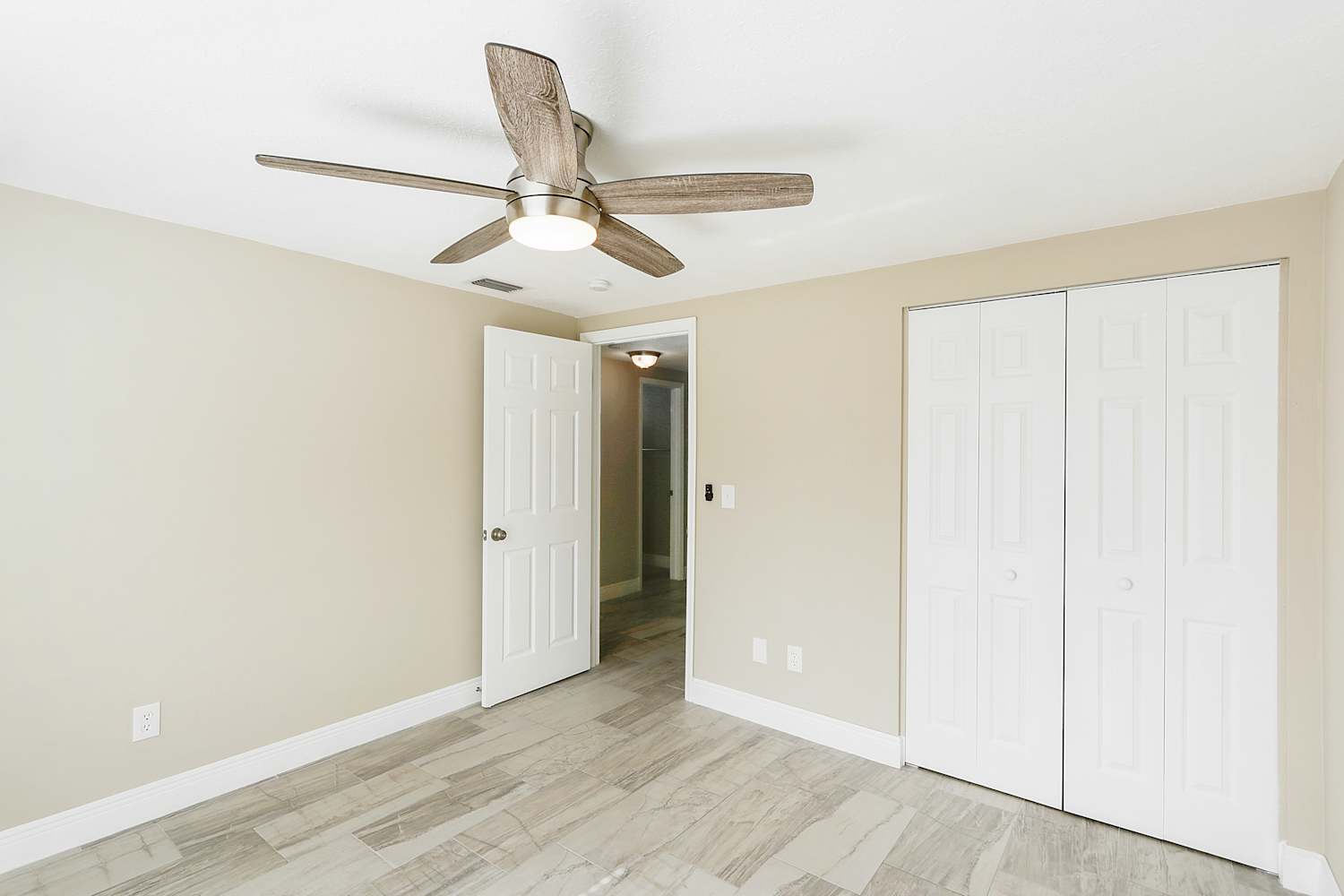225 Nita Dr, Seffner photo 6
