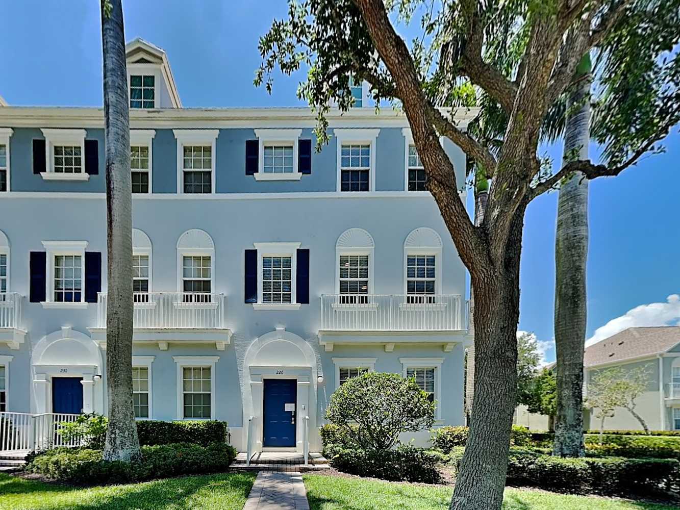 226 W Thatch Palm Cir, Jupiter photo 1