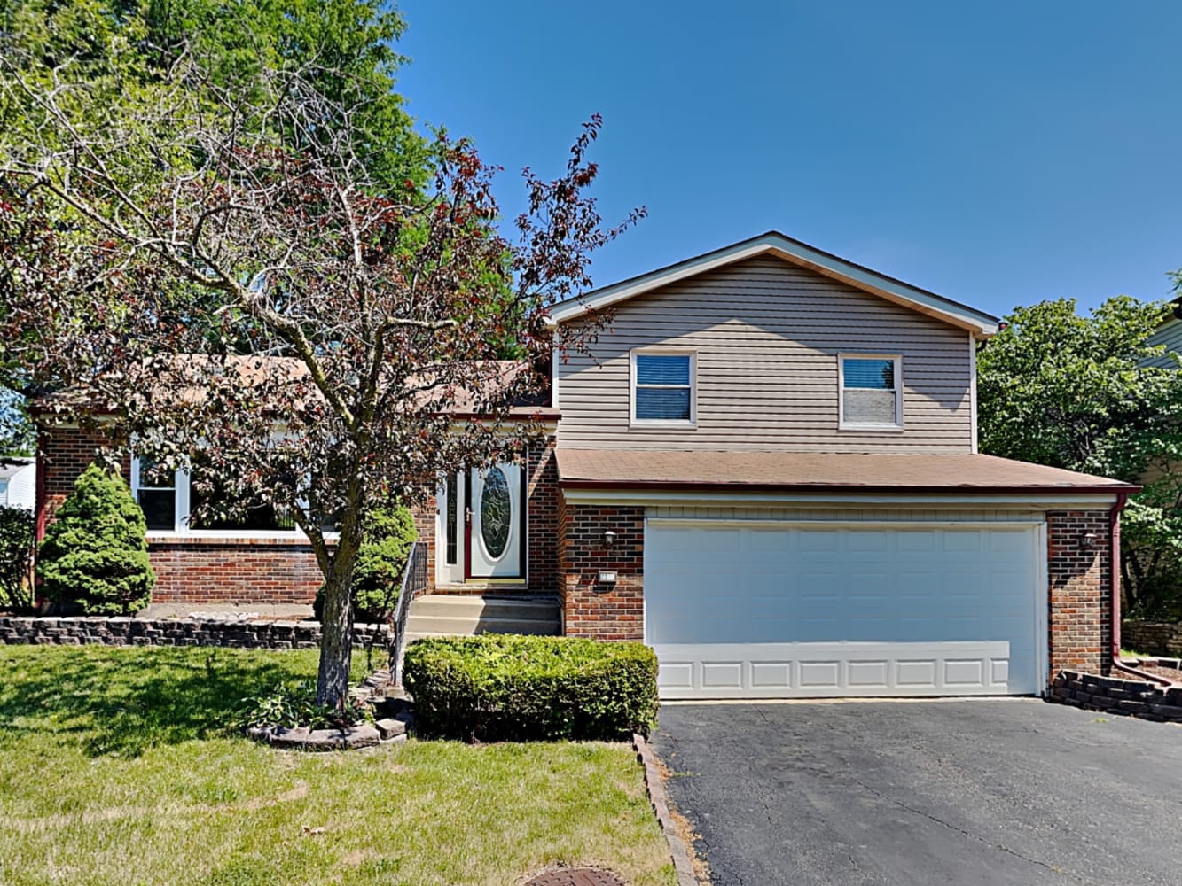 Front of 2260 Ridge Ave, Aurora, IL