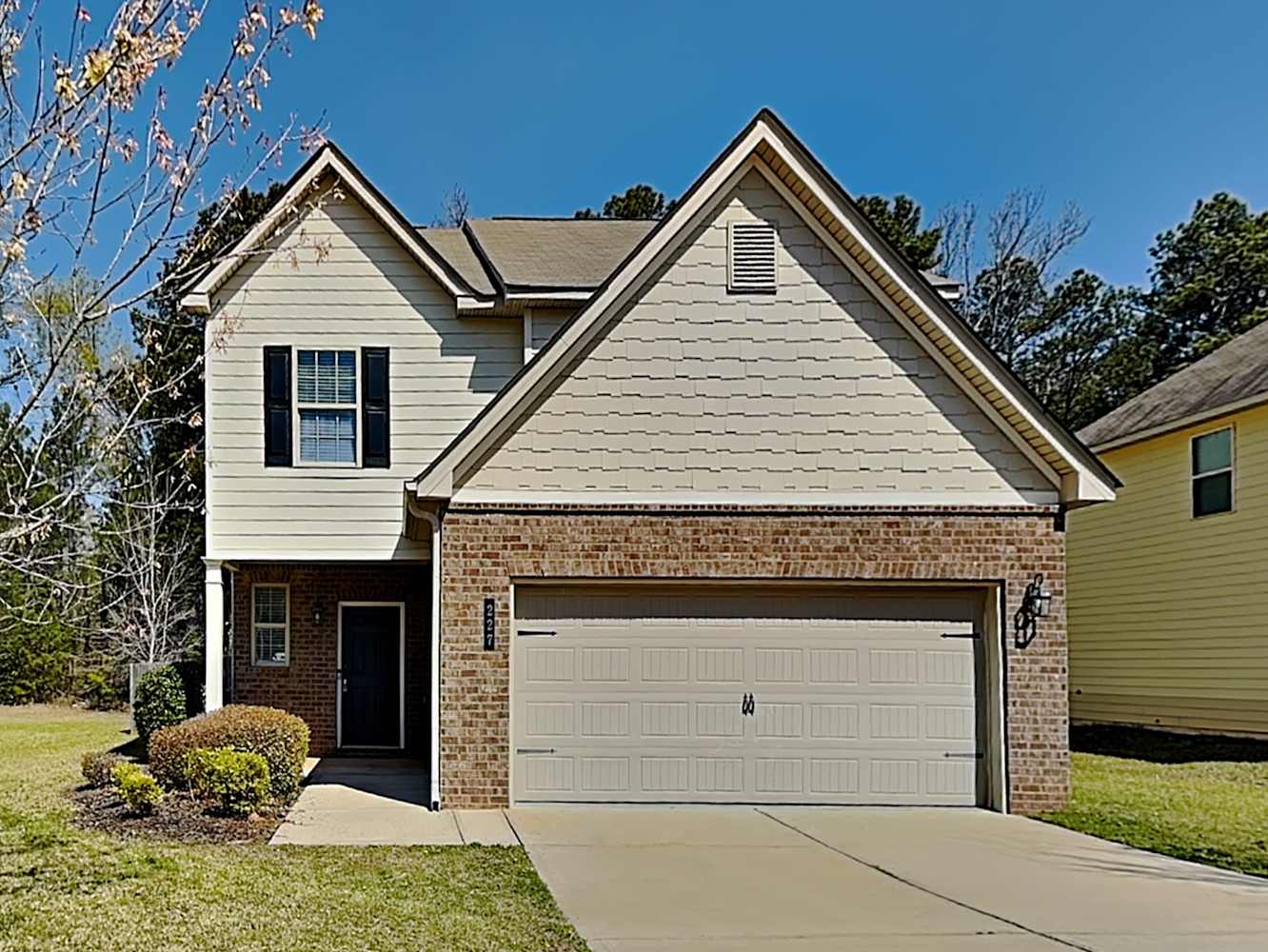 Front of 227 Bandelier Cir, Hampton, GA