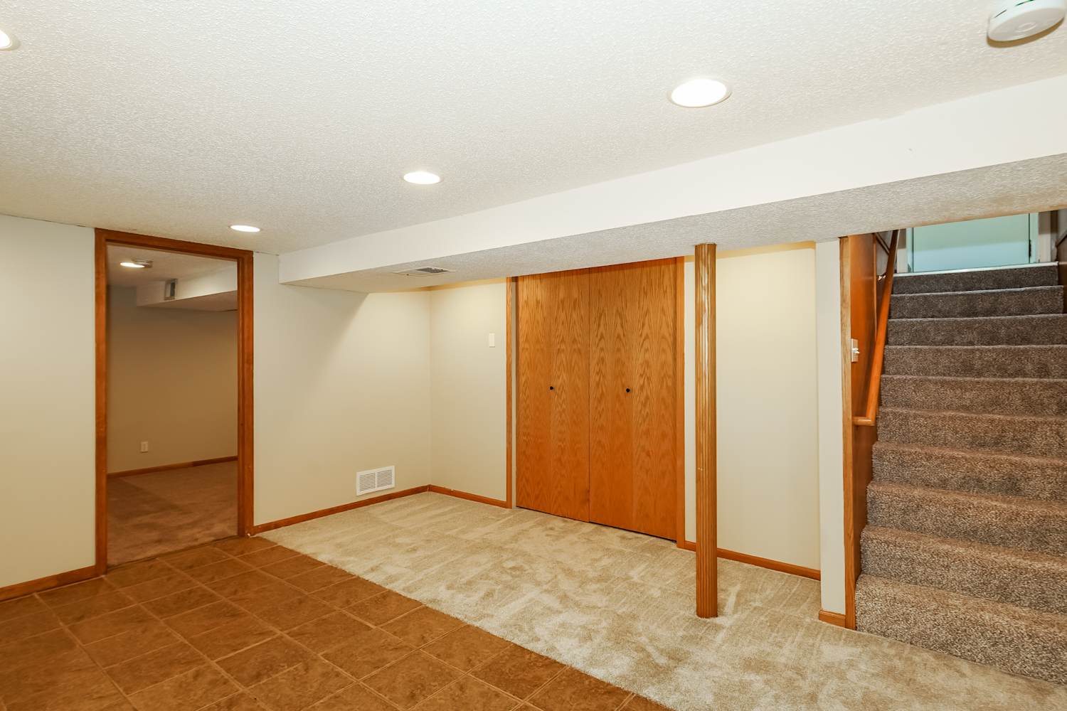 2273 Sierra Dr, White Bear Lake photo 10