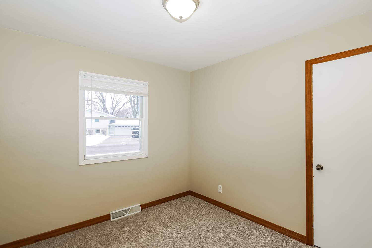 2273 Sierra Dr, White Bear Lake photo 14