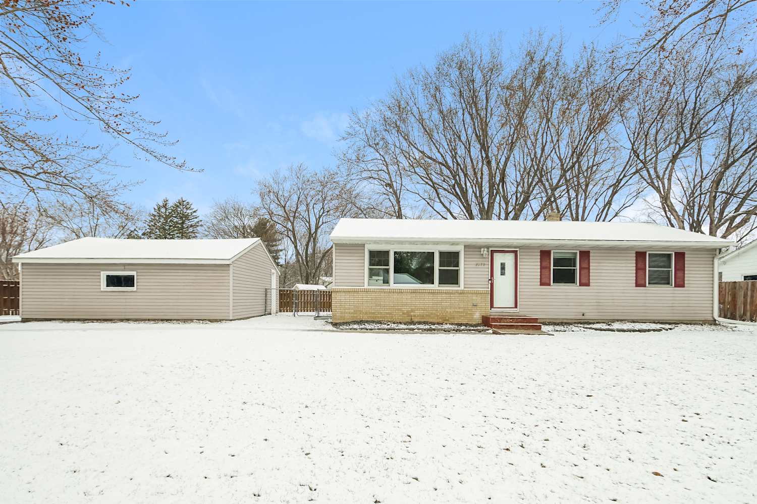 2273 Sierra Dr, White Bear Lake photo 1