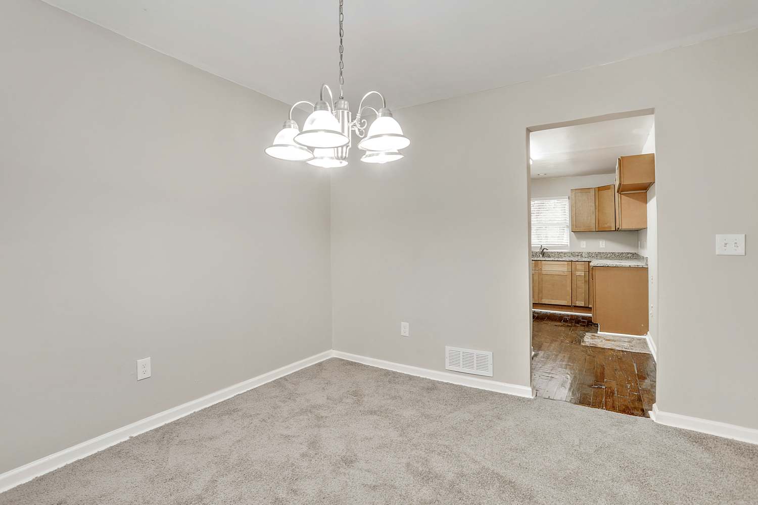 2284 Headland Dr, East Point photo 9