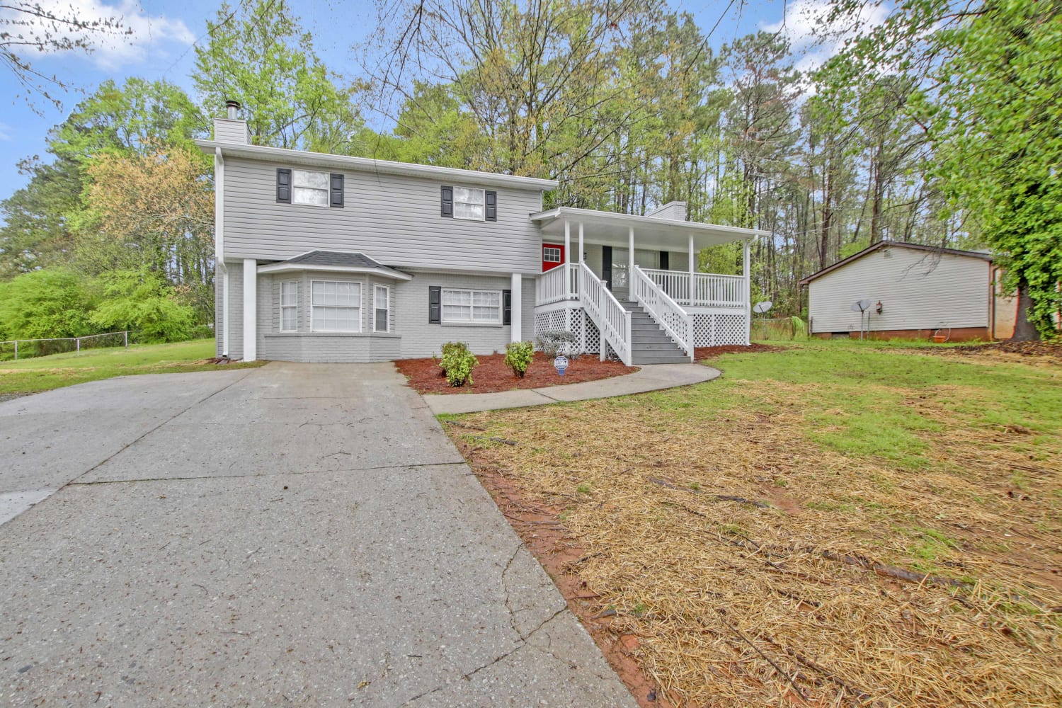 Front of 2287 Chestnut Log Loop, Lithia Springs, GA