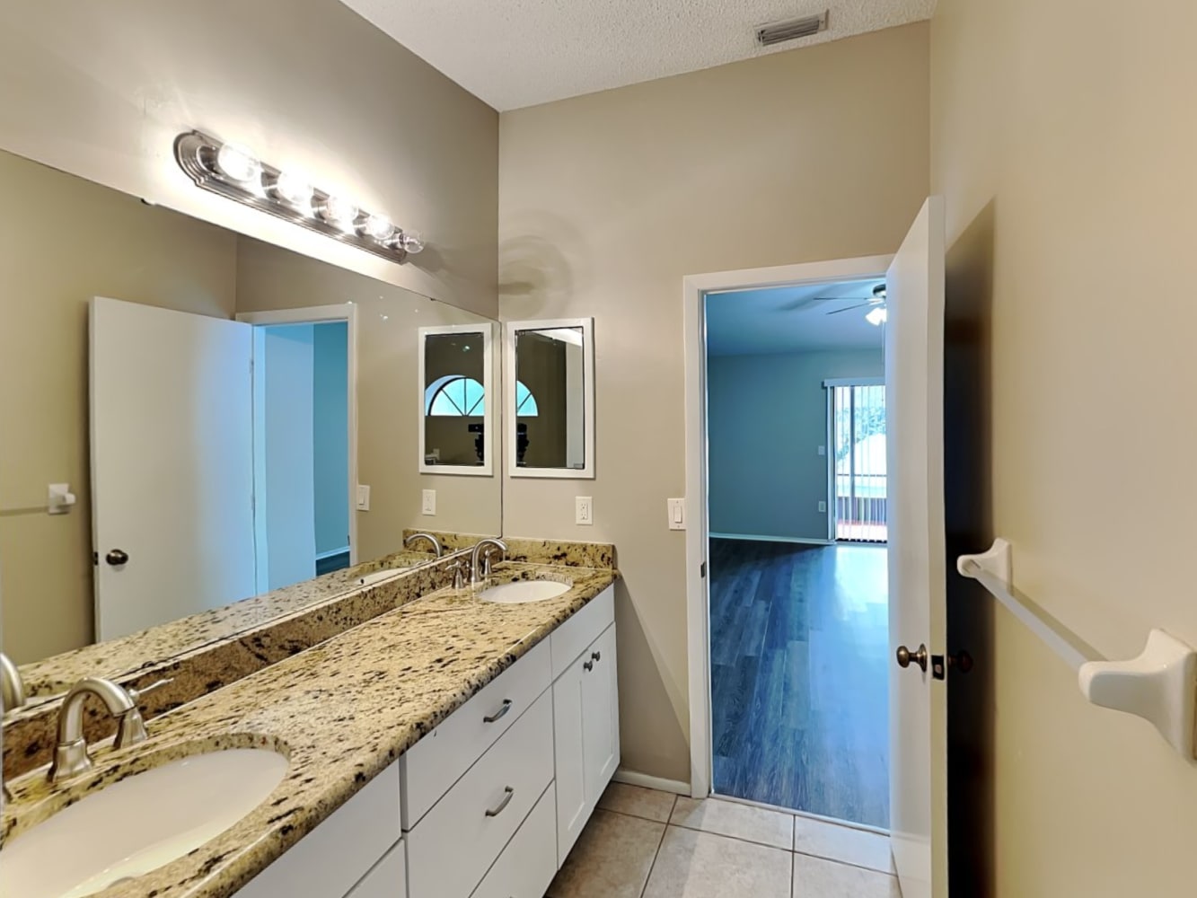 2297 Cork Oak St E, Sarasota photo 17