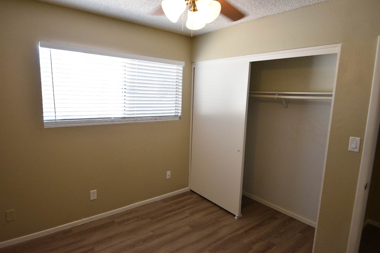 2301 W Waltann Ln, Phoenix photo 11
