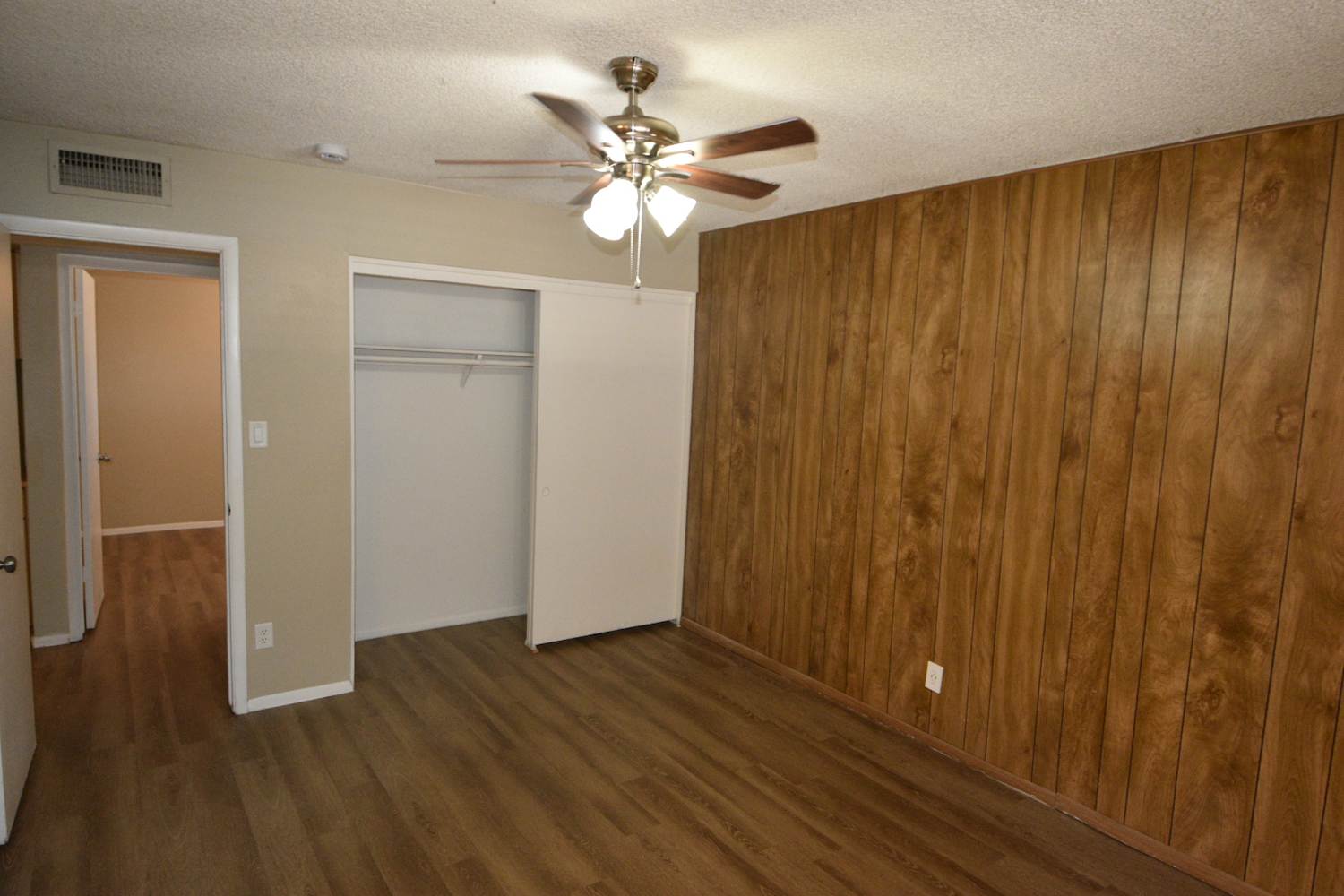 2301 W Waltann Ln, Phoenix photo 16