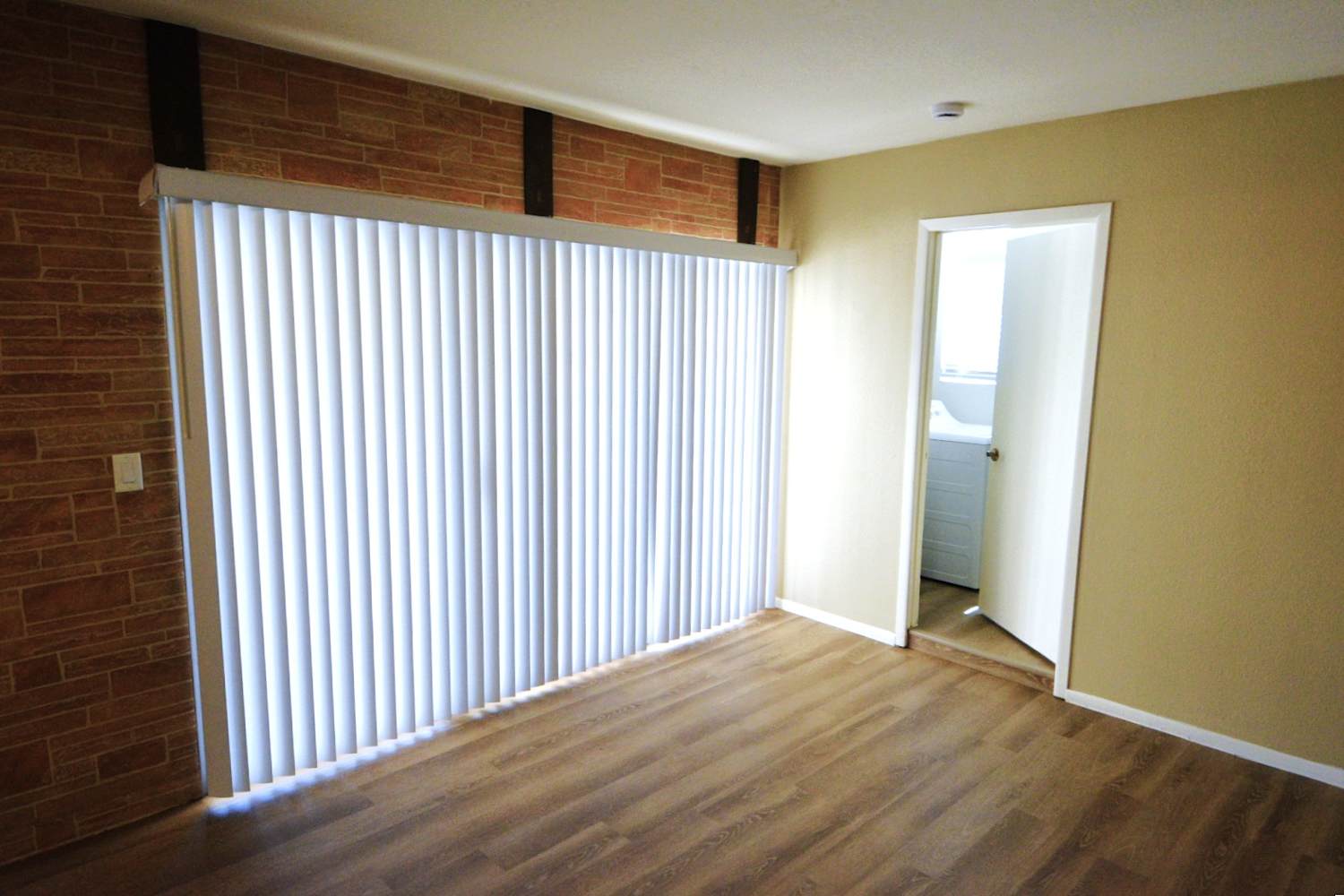 2301 W Waltann Ln, Phoenix photo 10