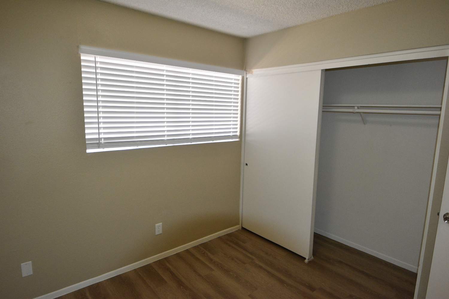 2301 W Waltann Ln, Phoenix photo 15