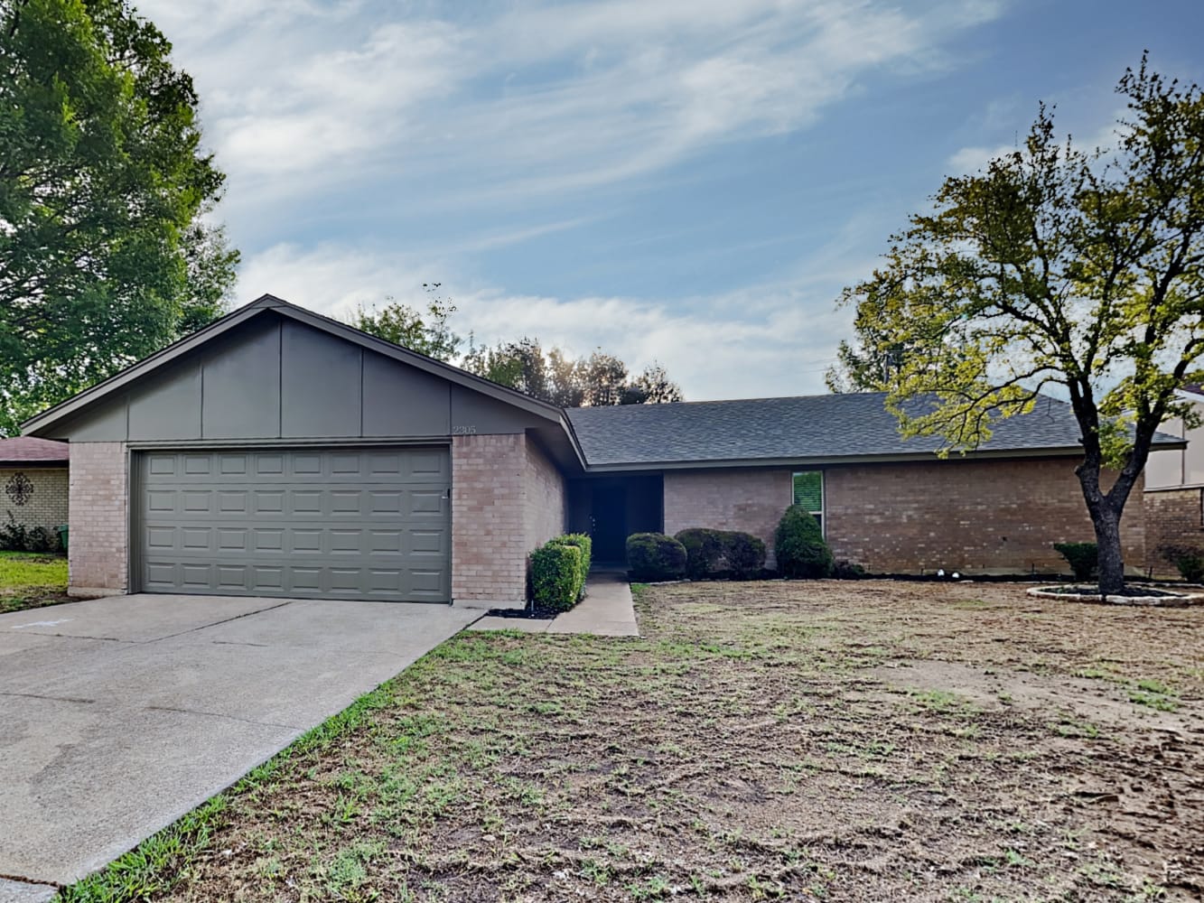 Front of 2305 Lavon Creek Ln, Arlington, TX
