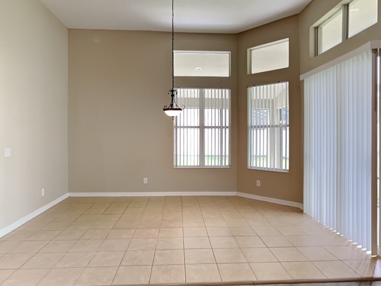2306 Fountain Grass Dr, Valrico photo 9