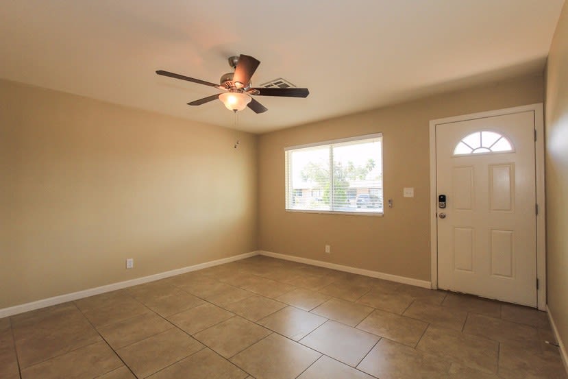 2307 E Hillery Dr, Phoenix photo 3