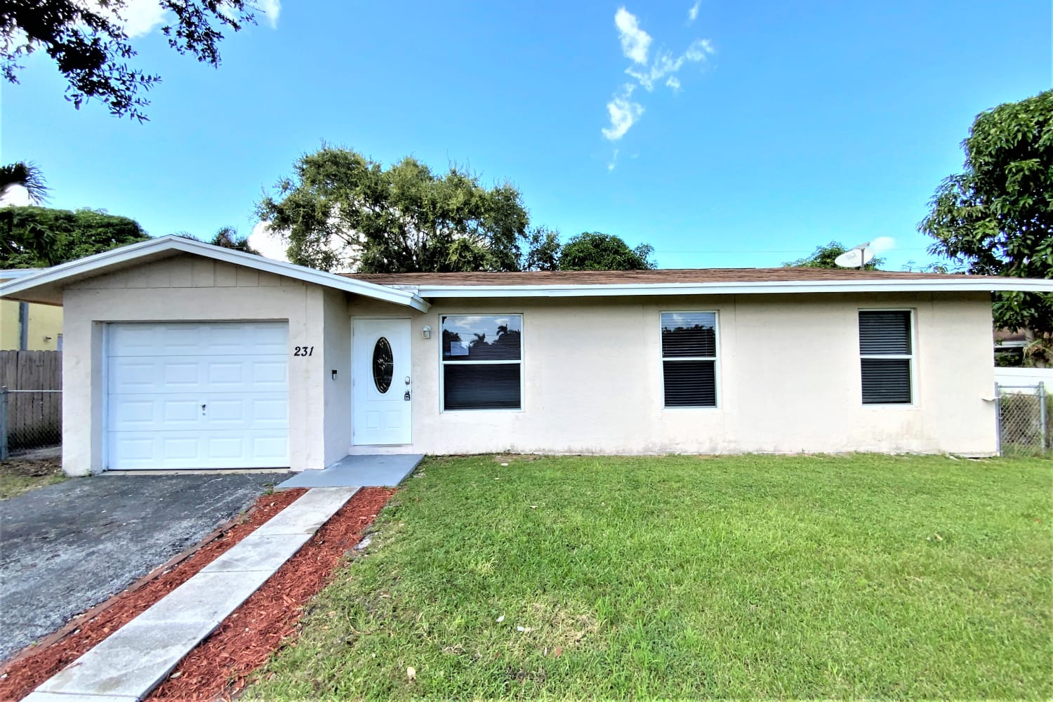 Front of 231 SW 5th Ave, Boynton Beach, FL