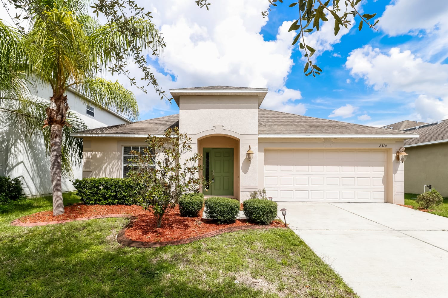 2310 Lawrence Hall St, Ruskin photo 1