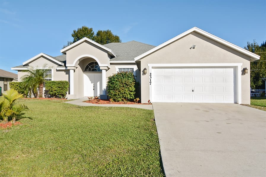 2317 SW Fern Cir, Port Saint Lucie photo 1