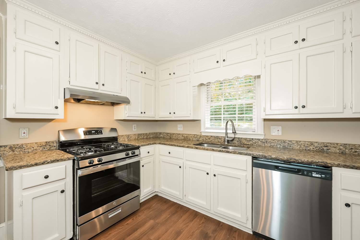 2350 Ciji Cir, Snellville photo 6
