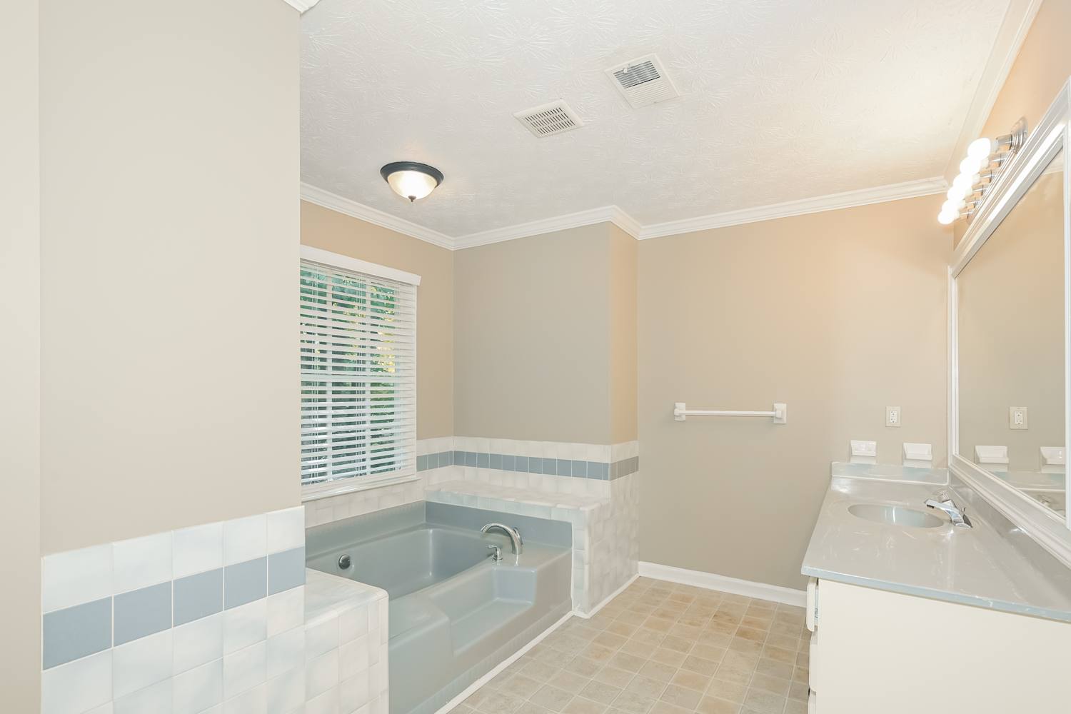 2350 Ciji Cir, Snellville photo 12