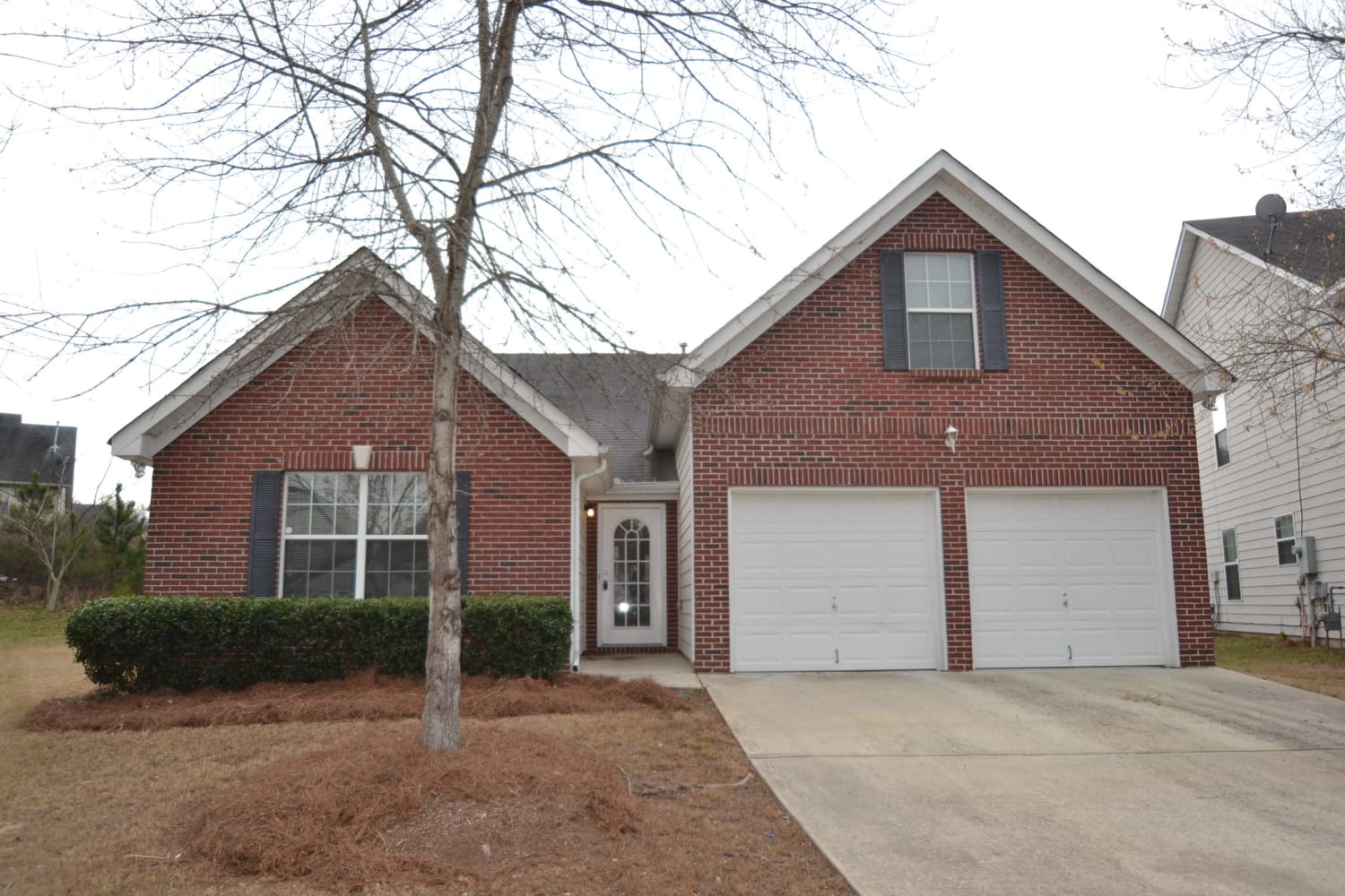 Front of 2380 Creel Rd, College Park, GA