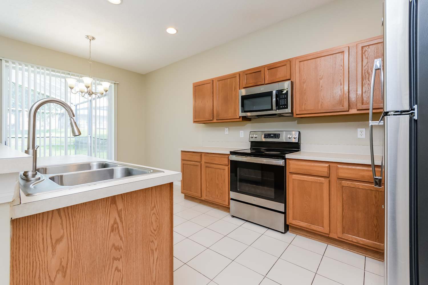 240 Andover Dr, Davenport photo 8