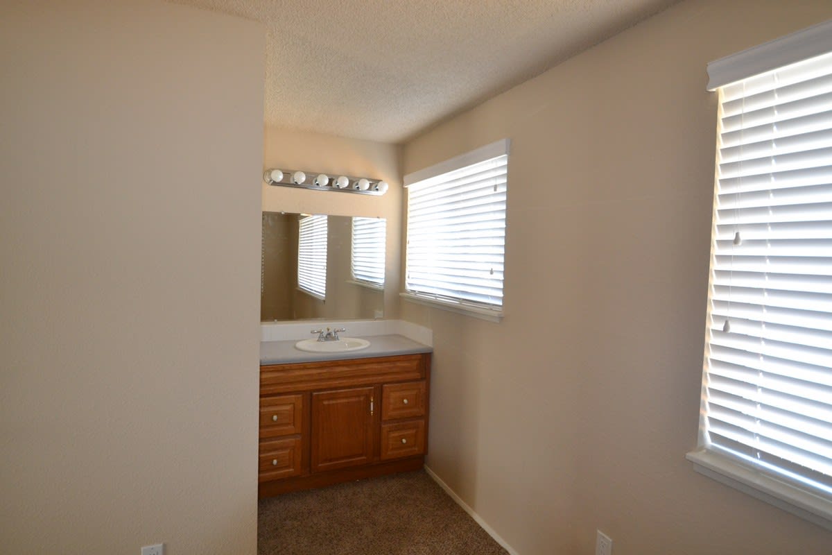 2401 66th Ave NE, Tacoma photo 7