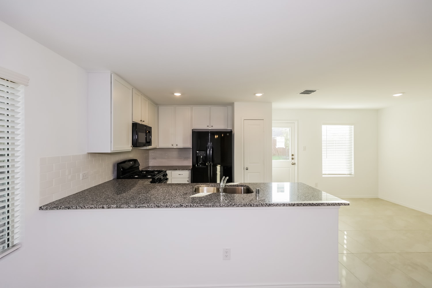 2401 Ava Drive, Ennis photo 6