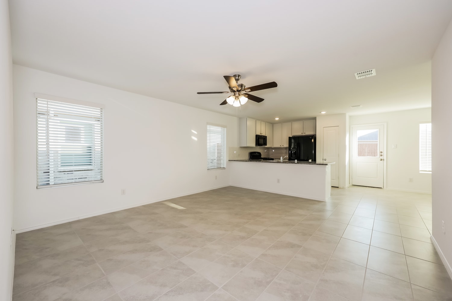 2401 Ava Drive, Ennis photo 4