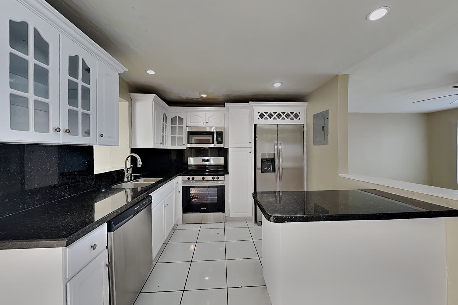 2401 Jamaica Dr, Miramar photo 8