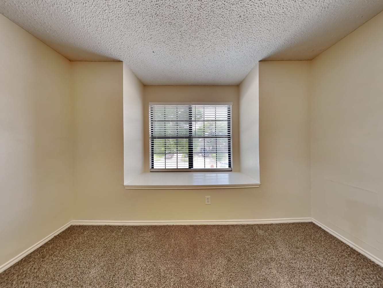 2404 Beaver Run, Garland photo 11