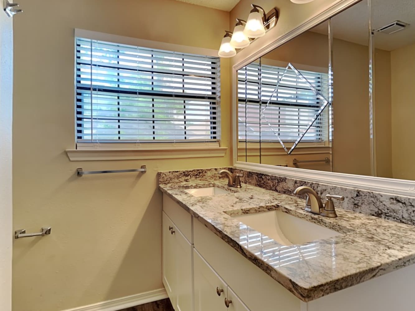 2404 Beaver Run, Garland photo 16