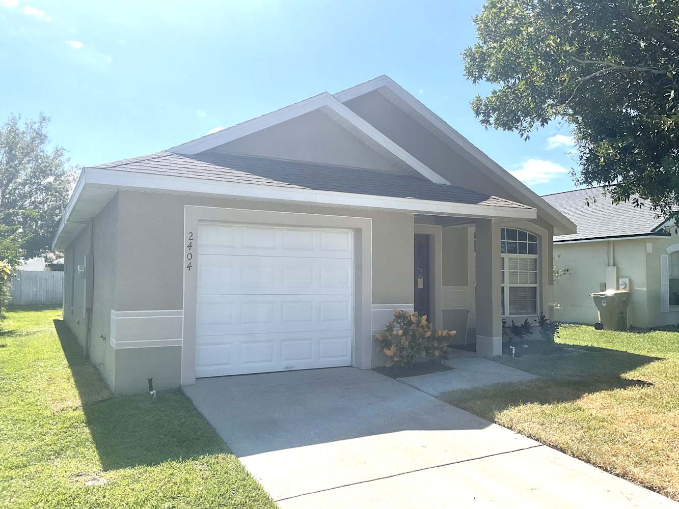 Front of 2404 Cedarfield Ln, Kissimmee, FL