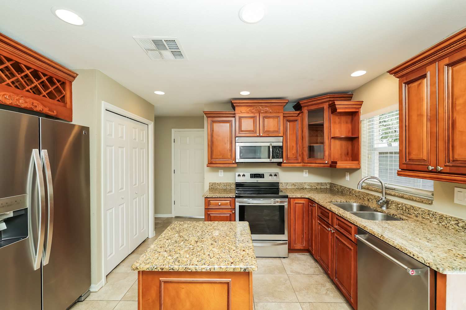 2404 Needham Dr, Valrico photo 5