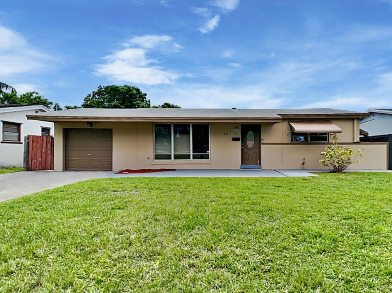Front of 2411 Utopia Dr, Miramar, FL