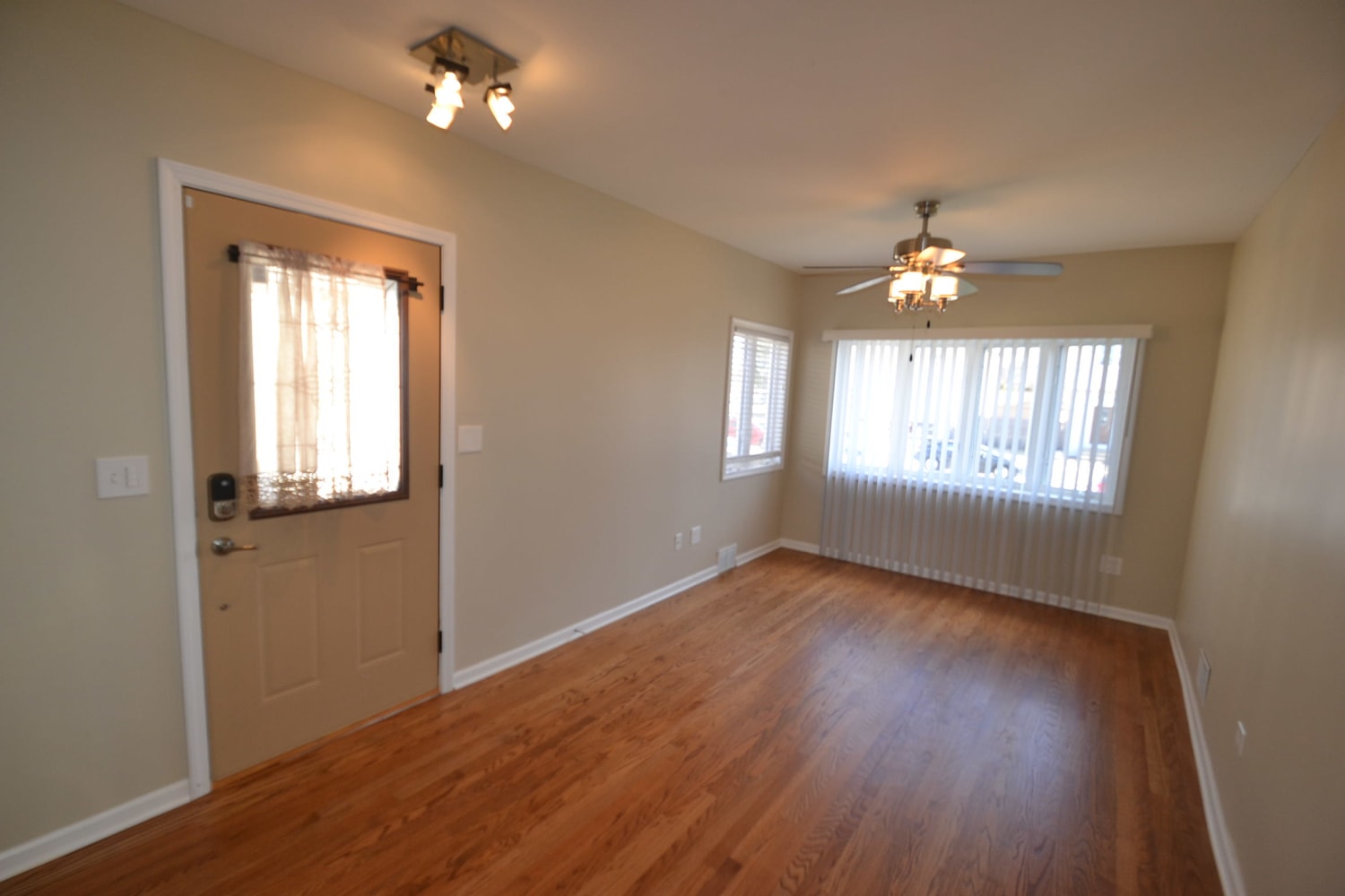 2418 N 75th Ct, Elmwood Park photo 2
