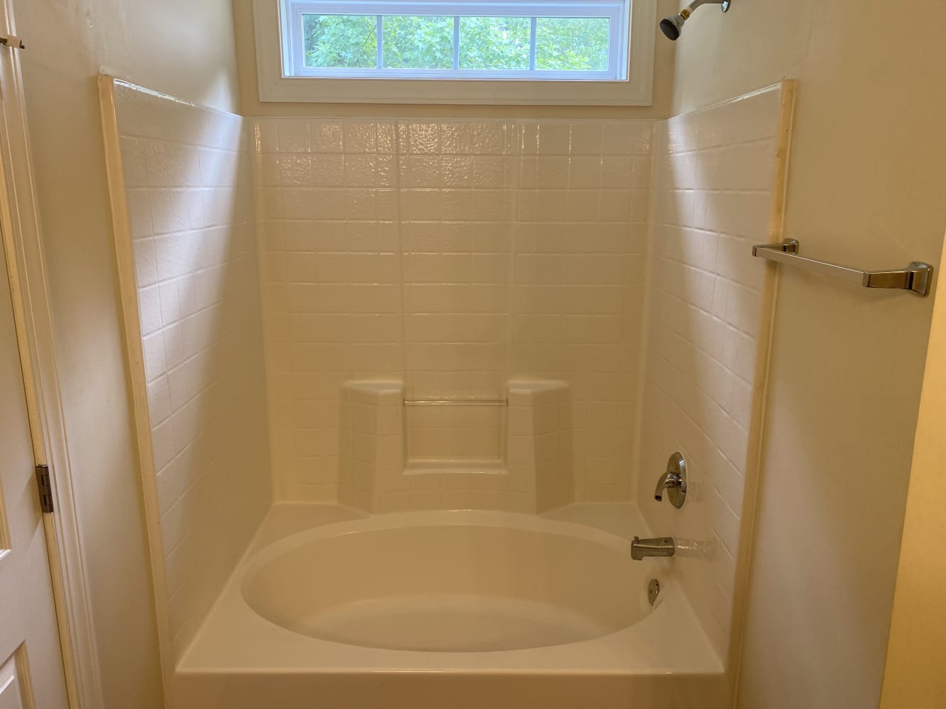 2420 Laura Dr, Charlotte photo 11