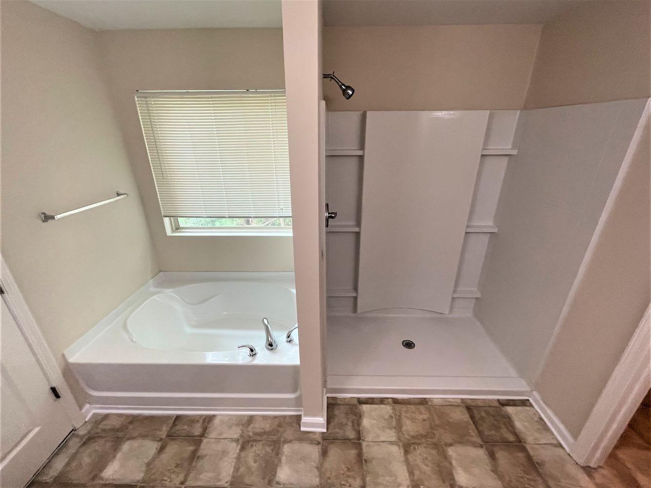 2445 Valley Creek Dr, Lithia Springs photo 16