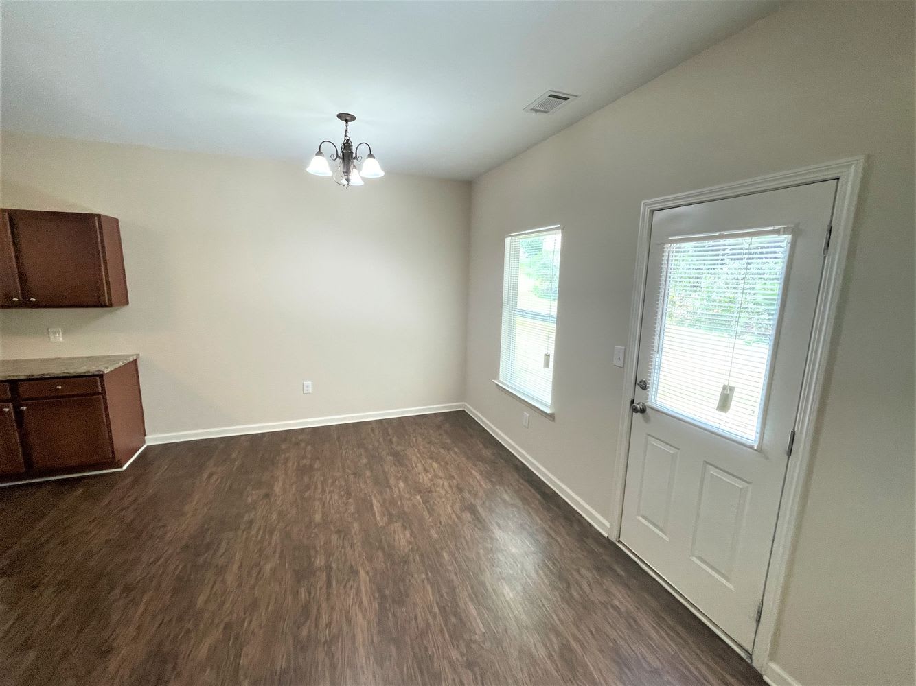 2445 Valley Creek Dr, Lithia Springs photo 7