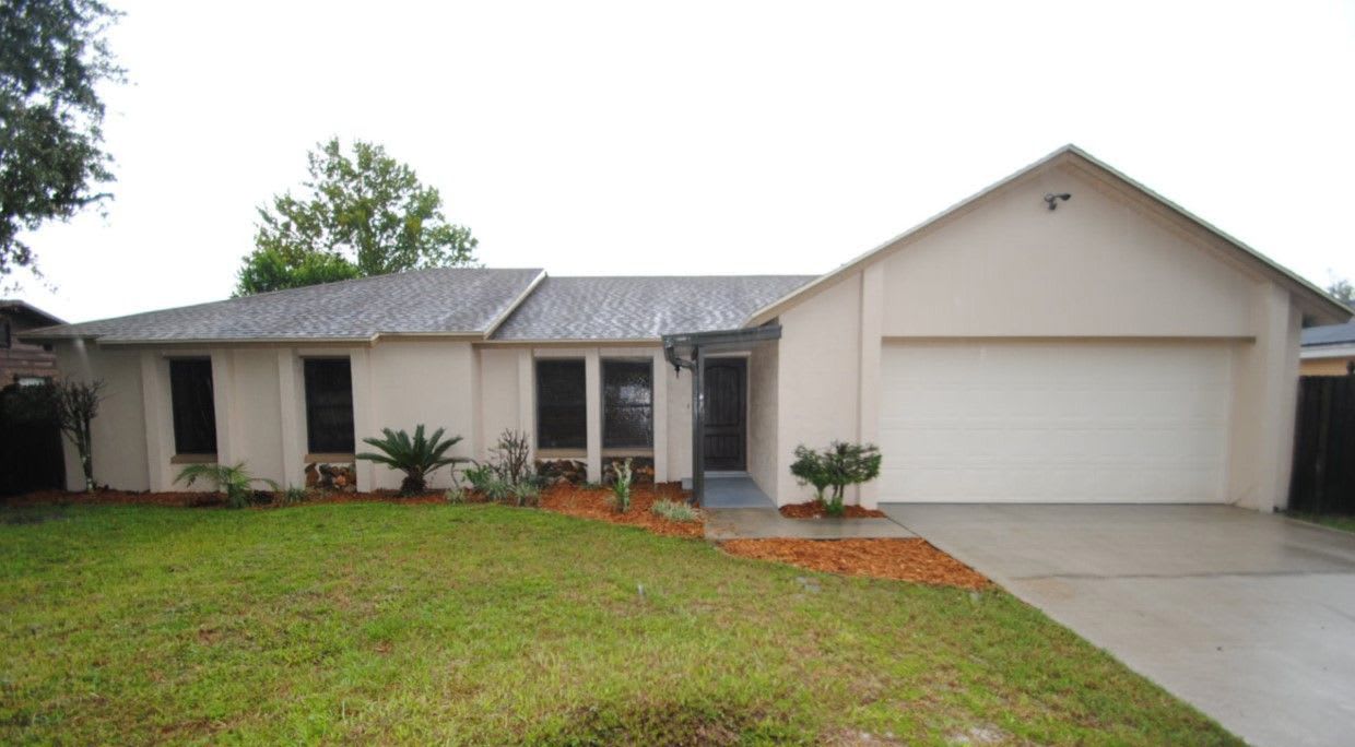 2469 Sheffield Dr, Deltona photo 1
