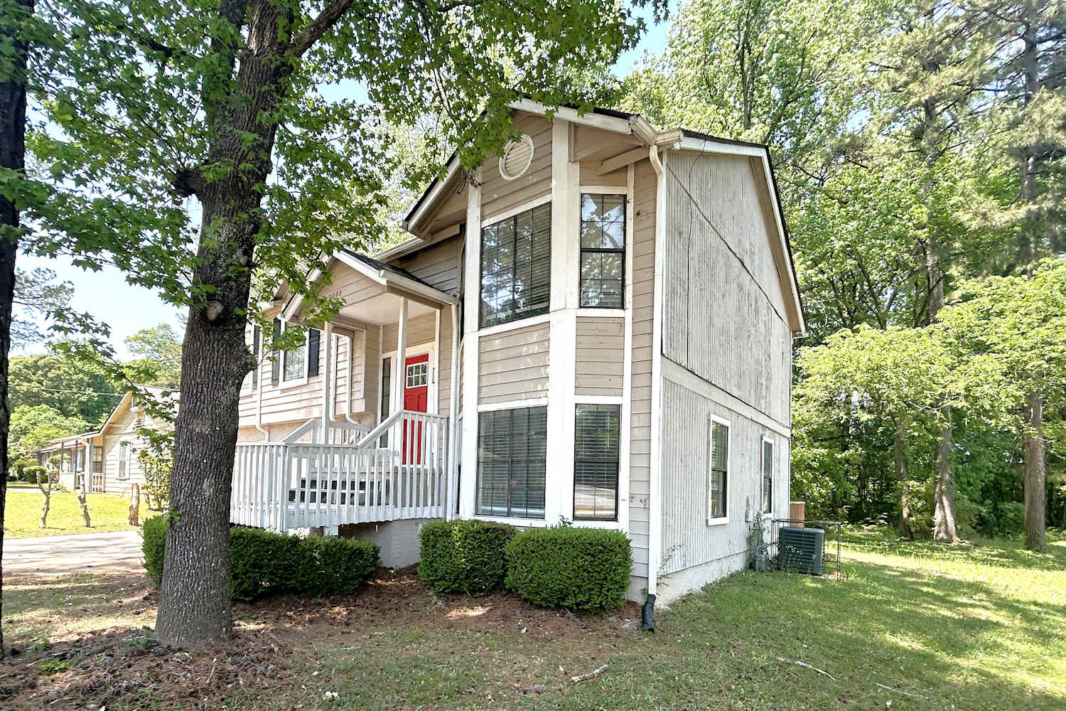 Front of 2483 Newgate Dr, Decatur, GA