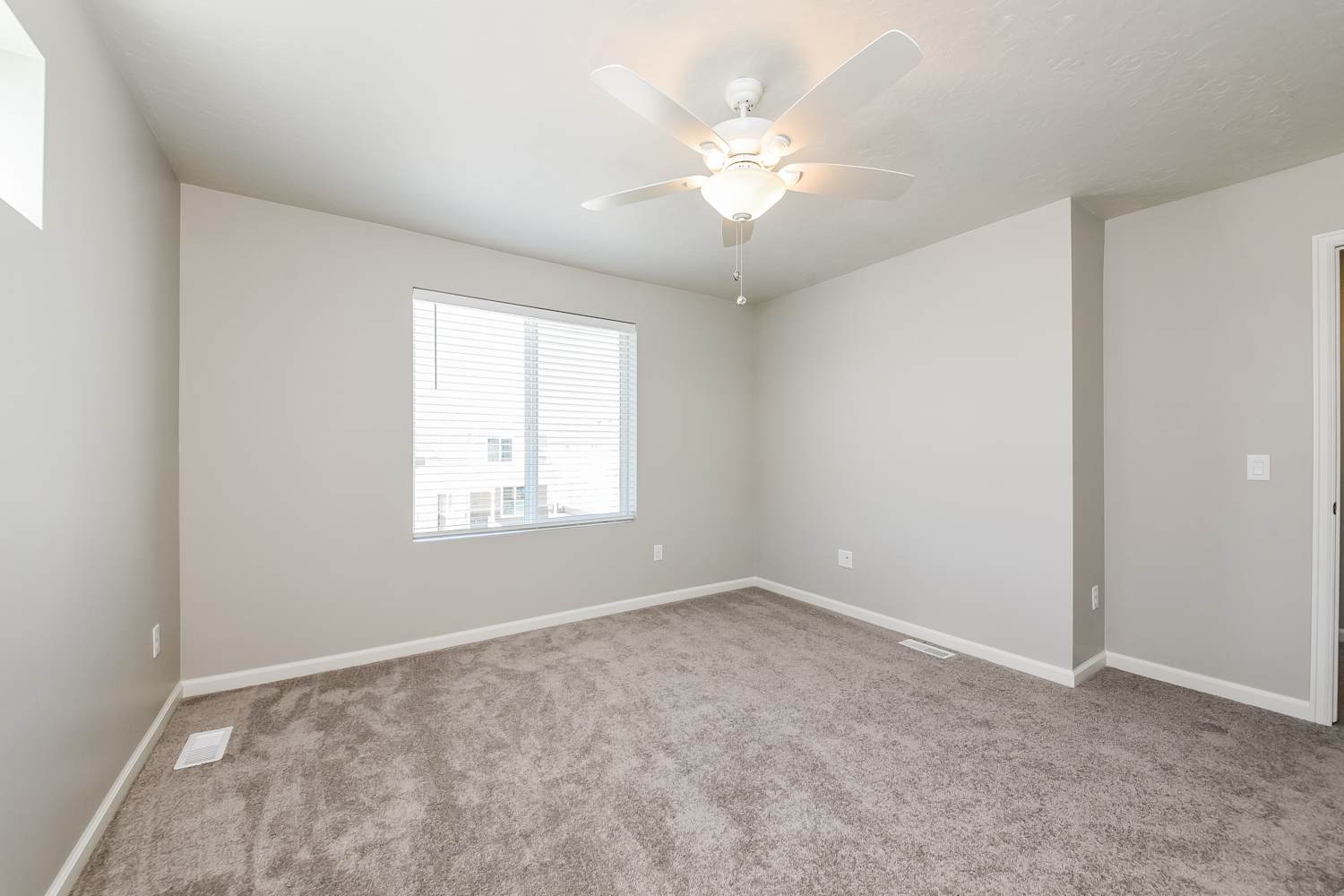 249 E Harker Creek St, Saratoga Springs photo 11